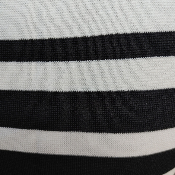 WHBM Striped Knit Flutter Dress Xsp - Picture 8 of 9